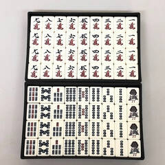 ss8077　麻雀牌 麻雀セット 手打ち用 マージャン牌 点棒 サイコロ ケース入り マージャンパイ 正月 家族で ゲーム 麻雀牌セット 中古の画像