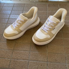 スニーカーの画像