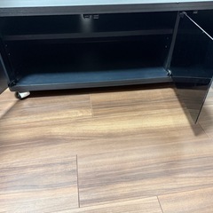 テレビ台 黒 収納スペースありの画像