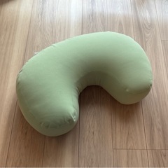 Yogibo ヨギボー メガ ムーン ピロー ピスタチオ　  の画像