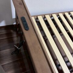 ★在庫処分特価★★店頭販売優先★  収納、コンセント付き　シングルベッド　フレームの画像