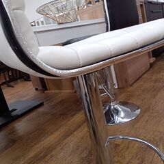 ★リユースのサカイ水戸店★カウンターチェアホワイトH×D×Wクリーニング済みMT6492の画像