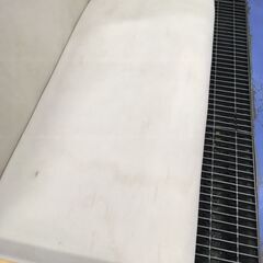 ★リユースのサカイ横浜南店★YM1655  2人掛けソファ アイボリー W130×D80×H75 クリーニング済みの画像