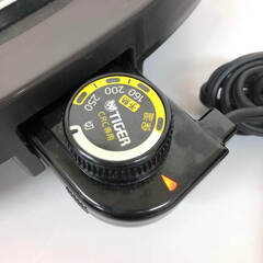 ss8083　タイガー ホットプレート CRC-B300T ブラウン プレート2枚 TIGER 電気プレート これ一台 茶 長方形 波形 平面 卓上 焼肉 お好み焼き 電気調理器具 ホットプレート 中古の画像