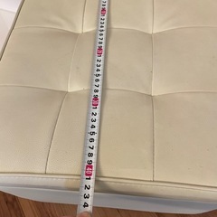 収納付き椅子の画像