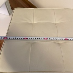 収納付き椅子の画像