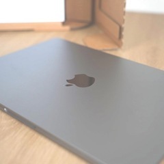 MacBook Air M2 13インチ　16GB RAM/512GB SSD/M2 8コアCPU/8コアGPUの画像