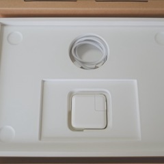 MacBook Air M2 13インチ　16GB RAM/512GB SSD/M2 8コアCPU/8コアGPUの画像