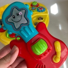 トイザらス　弾いて遊べるミュージカルテーブルの画像