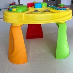 トイザらス　弾いて遊べるミュージカルテーブルの画像