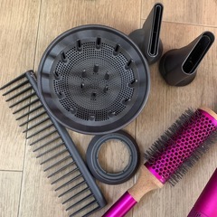 ダイソン　ヘアドライヤーセットの画像