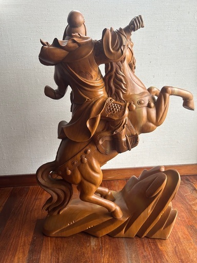 三国志.関羽.開運グッズ.樟木彫刻、