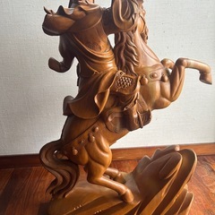三国志.関羽.開運グッズ.樟木彫刻、の画像