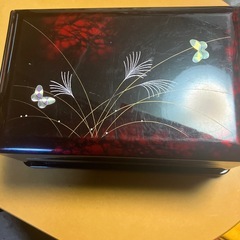 「桂由美メモリーセット」や「漆器引出 箱ゆり鏡付アクセサリーケース」の画像