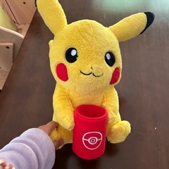 ピカチュウの小物入れぬいぐるみの画像