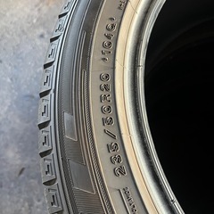 235/50R20 ダンロップスタッドレス4本セットの画像