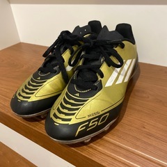 アディダス キッズ メッシ 21.5cmの画像