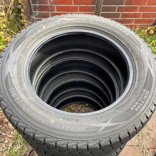 【お譲り先が決まりました。】ダンロップ　ウィンターマックスSJ8　225/60R17　２４年製　バリ溝
