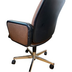 回転　昇降　デスクチェアの画像