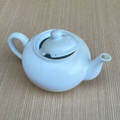 差し上げます　ノベルティーのティーポットの画像