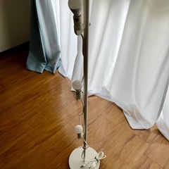 IKEA フロアランプの画像
