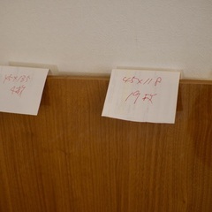 木目調の大きな棚板と棚受け金具セット（30枚）の画像