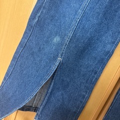 デニムパンツの画像