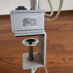 机に挟める作業ライト（EFD12EN対応の画像