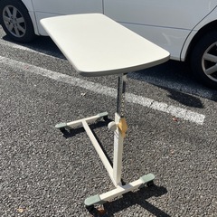 介護用　パラマウントベッド ベッドサイドテーブル 高さ調節可能の画像