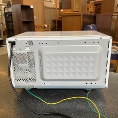 サ2511-002 YAMADA 電子レンジ YMW-S18B1 ホワイト HERB Relax 庫内フラットテーブル 縦開き 2017年製 通電確認済み キズ汚れ有りの画像