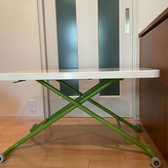 昇降式テーブルの画像