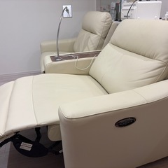 電動リクライニングソファーの画像