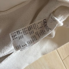 パーカー　ゲスの画像