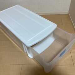 （同じものが4つあります）収納ケース　衣装ケース の画像