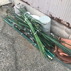 【無料０円】鉄クズ　園芸ポールの束の画像