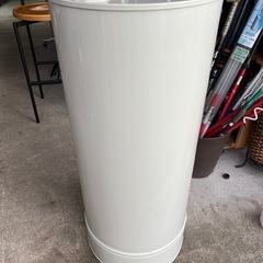 ダイケン 90型 ホームタンク 丸型 DM-90 容量85L 室内設置用 蓋付き 底面サビ無し 外観美品 中古品 ①の画像