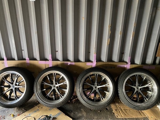 19インチ　ホイールスタッドレスタイヤ付き