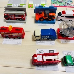 トミカ ハッピーセット11個他3個の画像