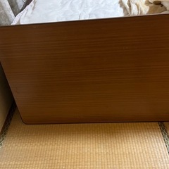 折りたたみテーブルの画像