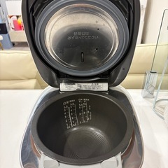 TOSHIBA 炊飯器の画像