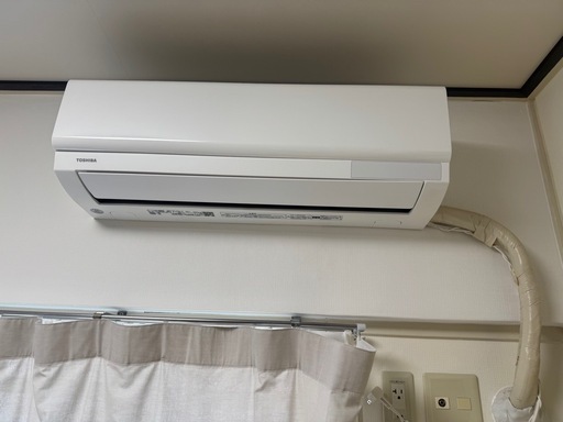 東芝エアコン　RAS -J221M W 2022年製