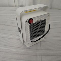 コンパクトセラミックファンヒーター600wの画像