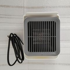 コンパクトセラミックファンヒーター600wの画像