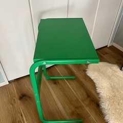 IKEAサイドテーブル の画像