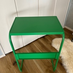 IKEAサイドテーブル の画像