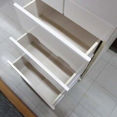 マルミツ ワードローブ 幅88.5×奥行54×高さ190cm 引出し×3 ミラー付き ホワイト系 エナメル 大容量 衣類収納 収納家具 苫小牧西店の画像