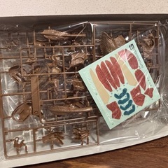 ティラノサウルスのプラモデルの画像