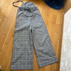 サロペットの画像