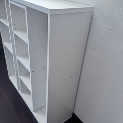 可動棚付き　白い本棚の画像