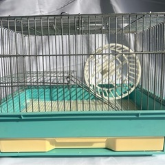 ハムスターゲージ　回し車付き　の画像